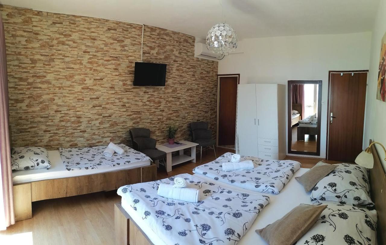 Paradise House At Sea Rab Town Buitenkant foto