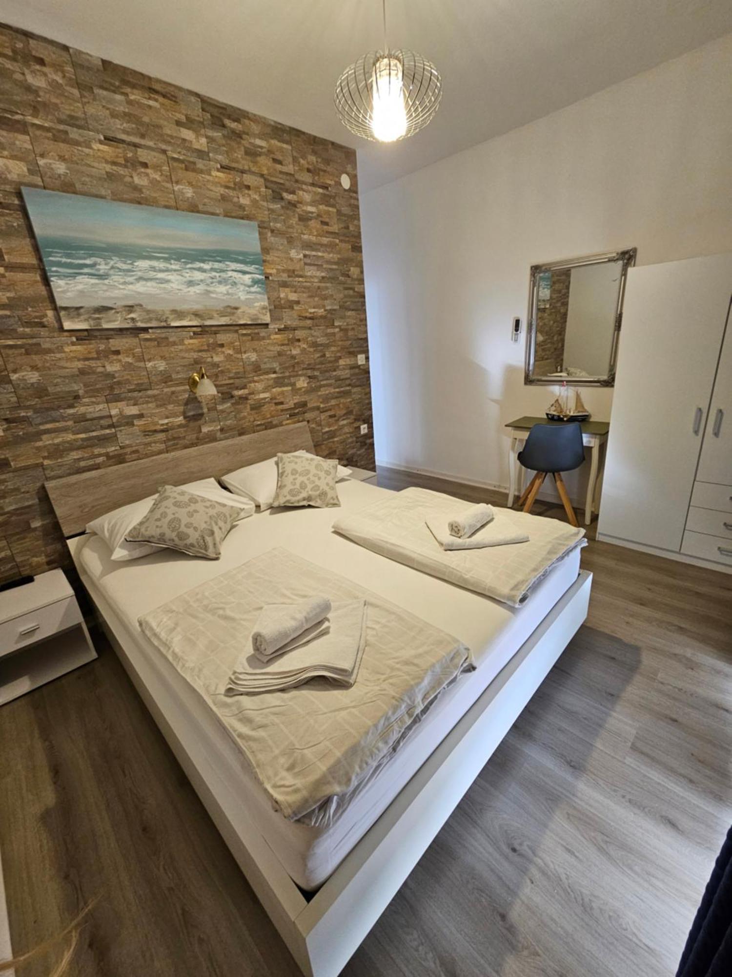 Paradise House At Sea Rab Town Buitenkant foto